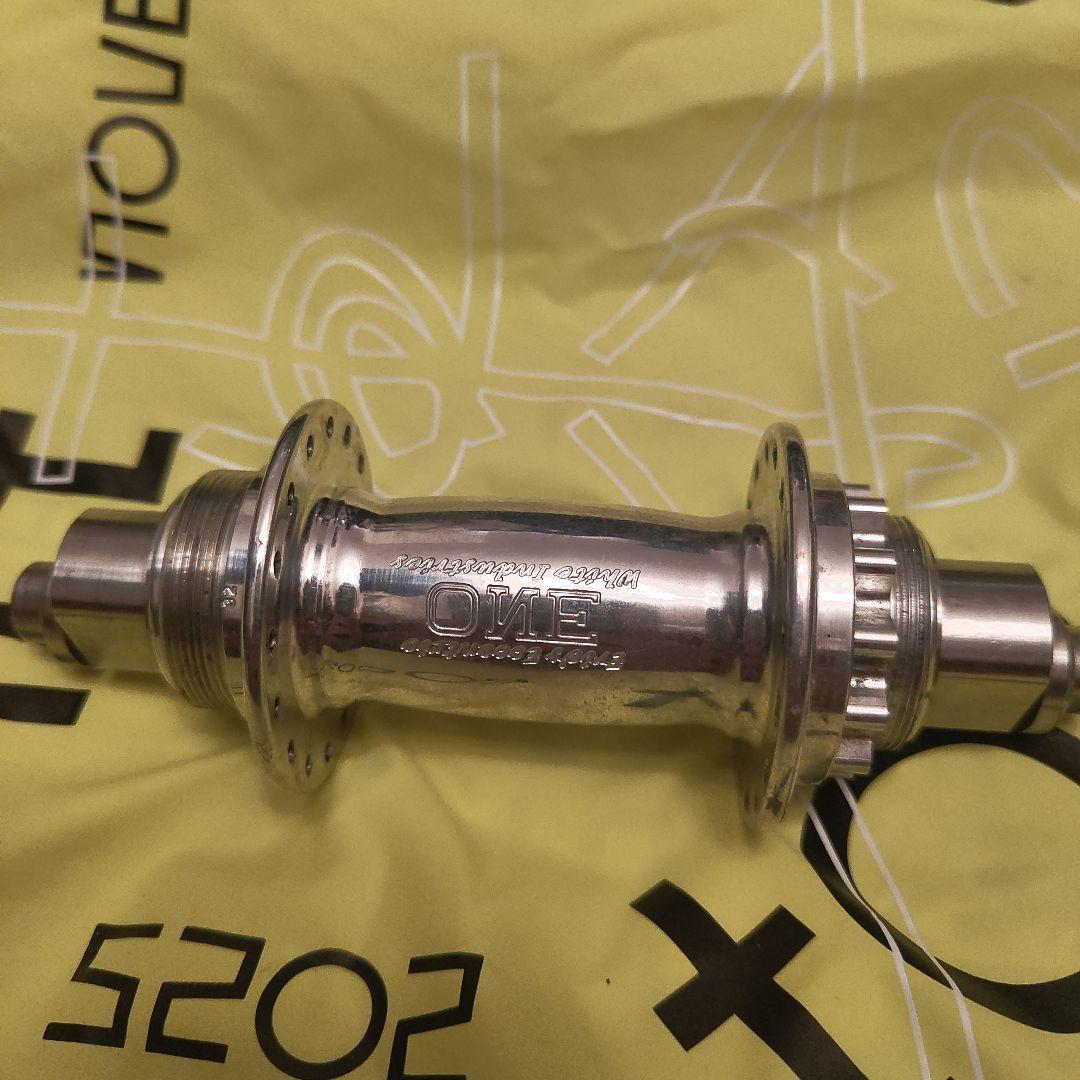 white industries eno エキセントリックハブ 32H